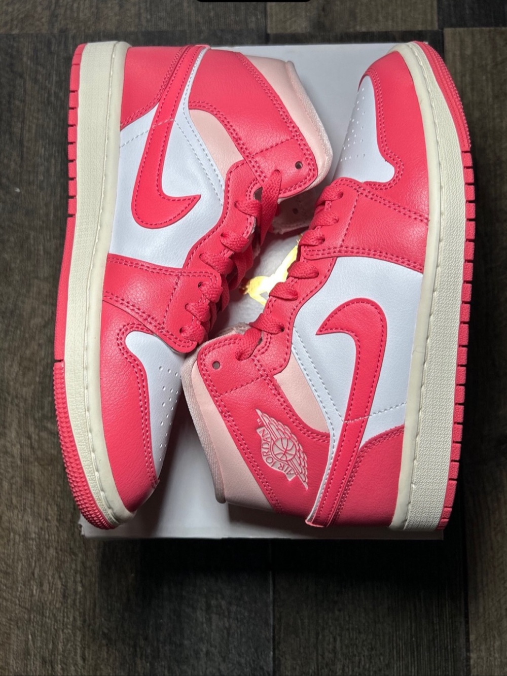 Air Jordan 1 Mid “Strawberries and Cream” Size 6.5 Women’s